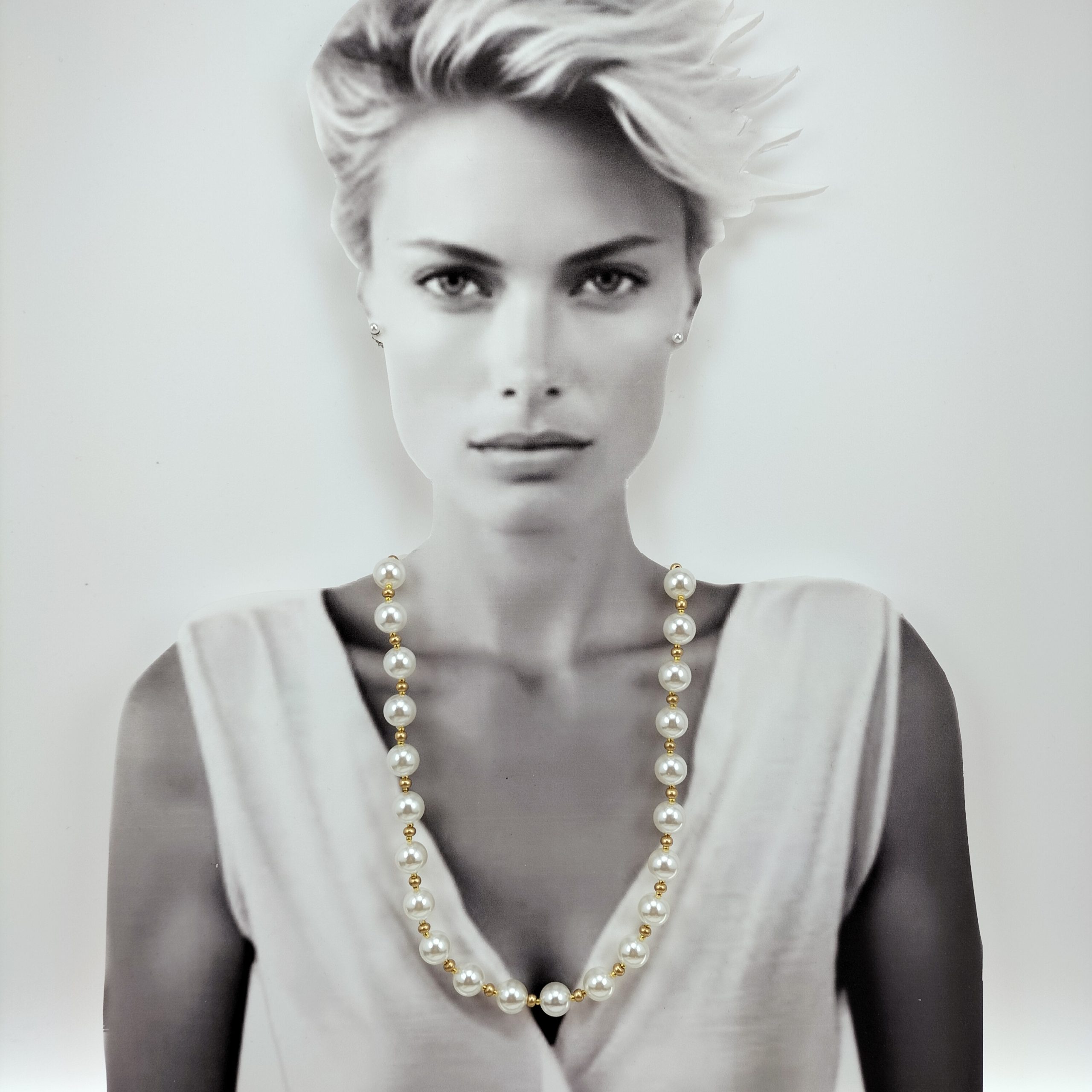 COLLANA RESINPEARL 12 mm 55 cm. COLLANA RESINPEARL 12 mm 55 cm.