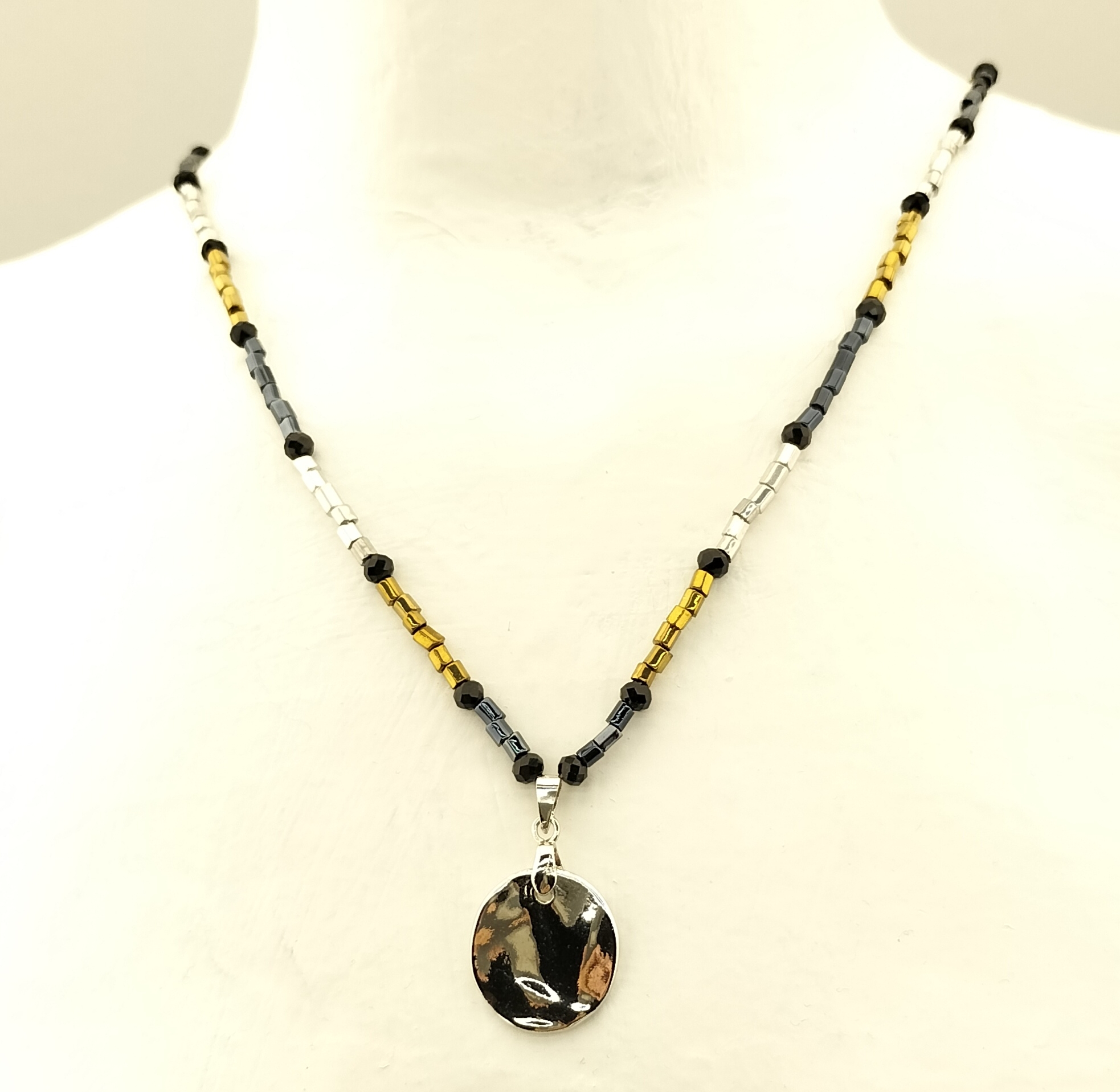 COLLANA UNISEX, TUBETTI MURANO 3 COLORI MEDAGLIA COLLANA UNISEX, TUBETTI MURANO 3 COLORI MEDAGLIA