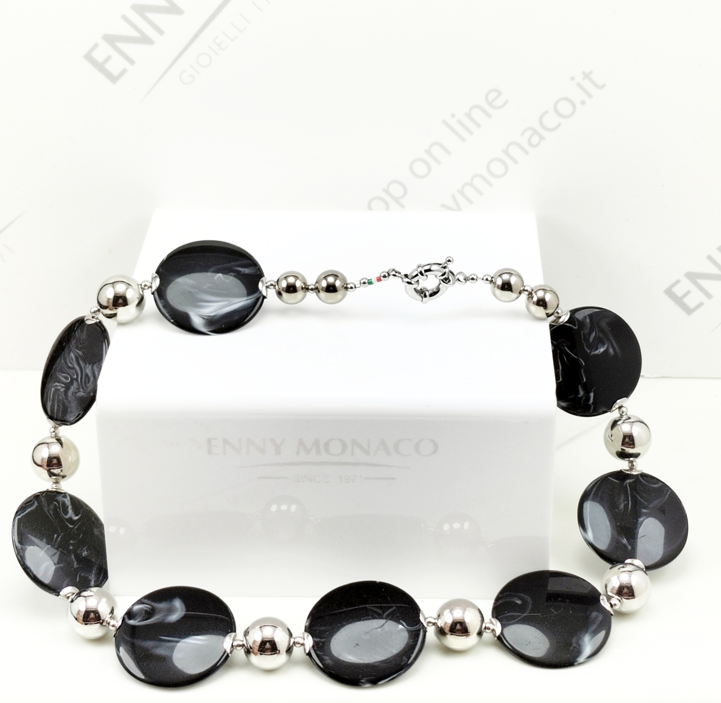 COLLANA 8 DISCHI RESINA NERA MARMORIZZATA COLLANA 8 DISCHI RESINA NERA MARMORIZZATA