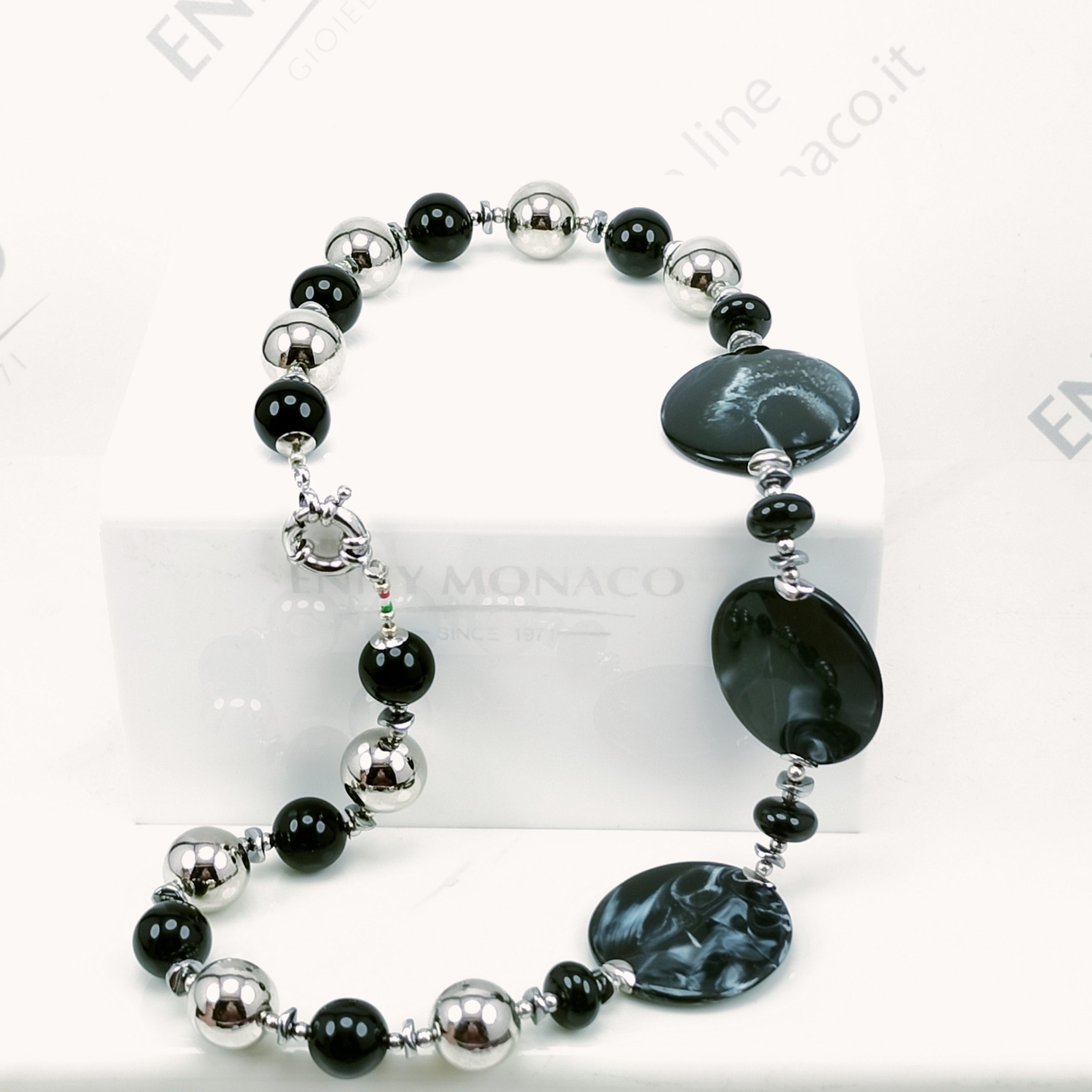 COLLANA 3 DISCHI RESINA NERA MARMORIZZATA COLLANA 3 DISCHI RESINA NERA MARMORIZZATA
